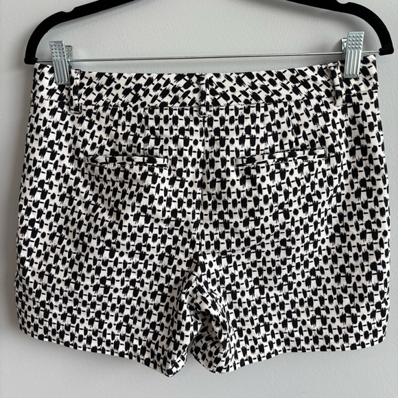 White House Black Market Monochrome Patterned Shorts - Picture 5 of 8